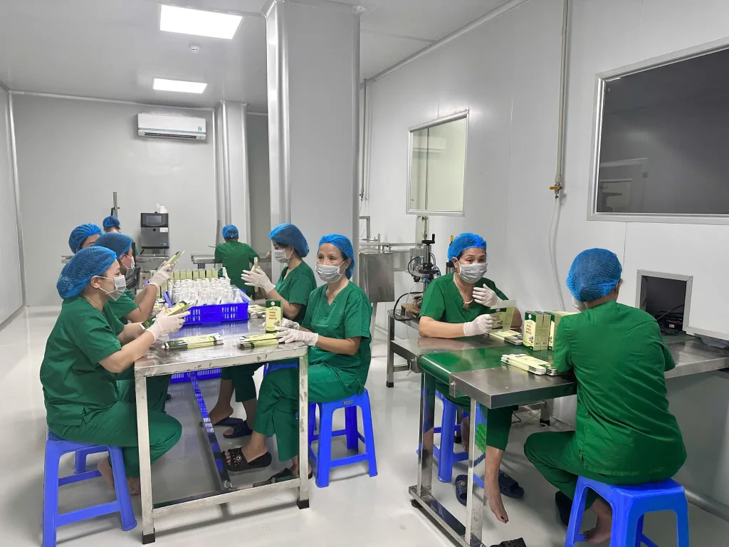 Gia công dung dịch vệ sinh thảo dược 